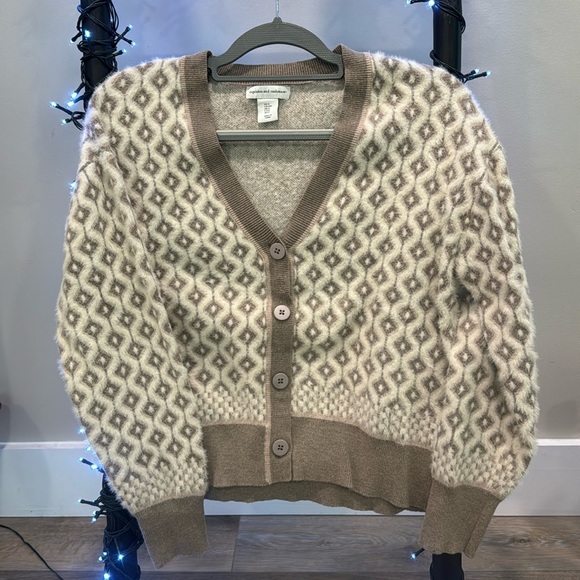 Cupcakes and Cashmere Cadigan. - Picture 1 of 4